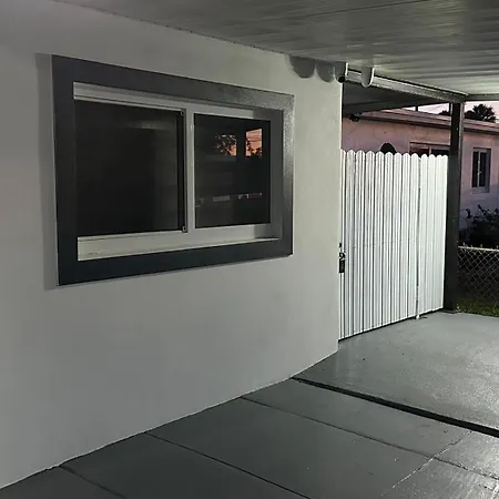 Adrien Guest Studio Miami Gardens Exterior photo
