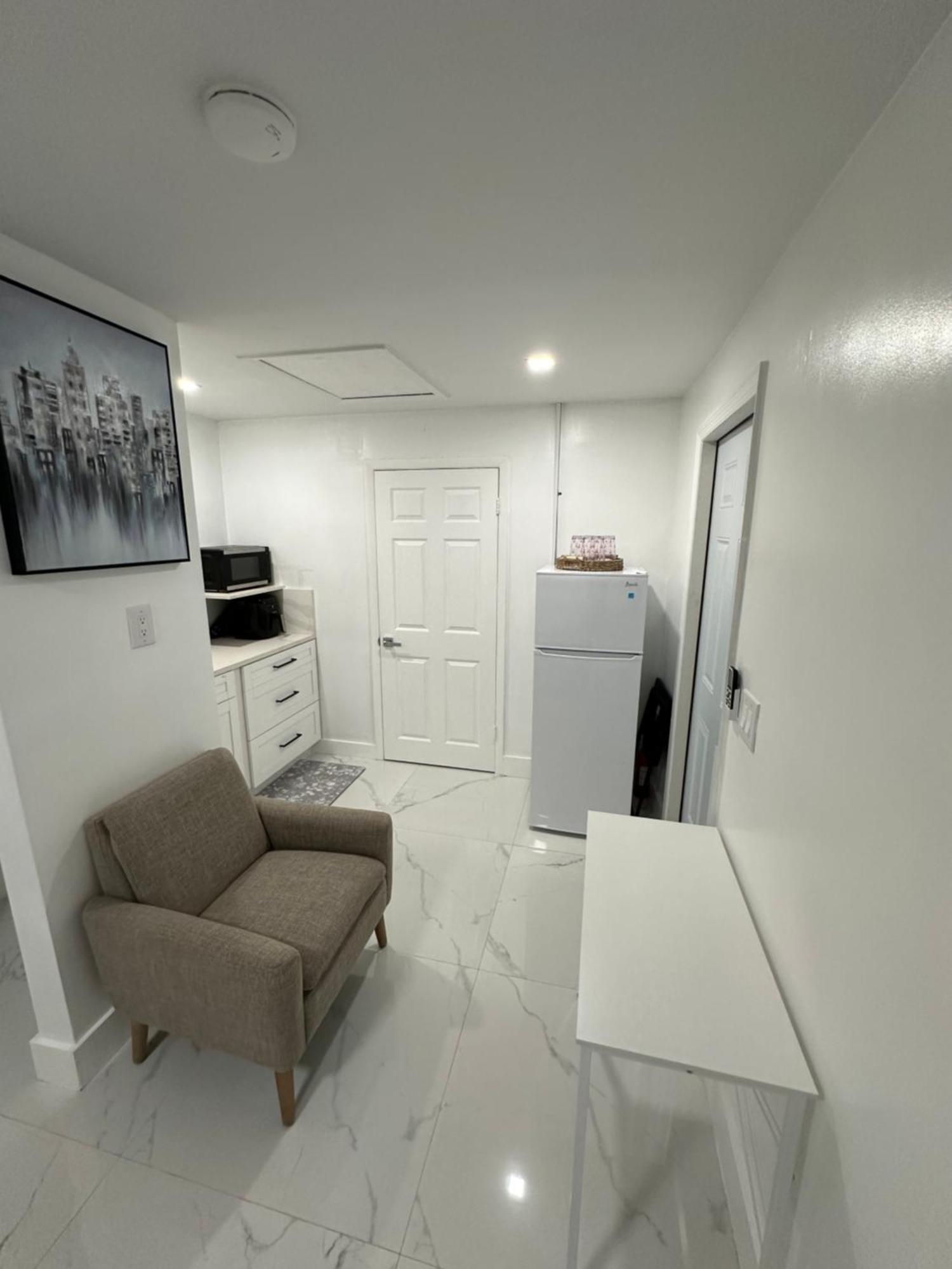 Adrien Guest Apartment *